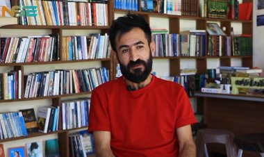 Ciwanekî xelkê Şengalê pênc hezar pirtûkan kom dike