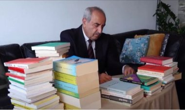 135 Pirtûkên nivîskar û wergêr û lêkolînerê kurd Zeynelabidîn Zinar