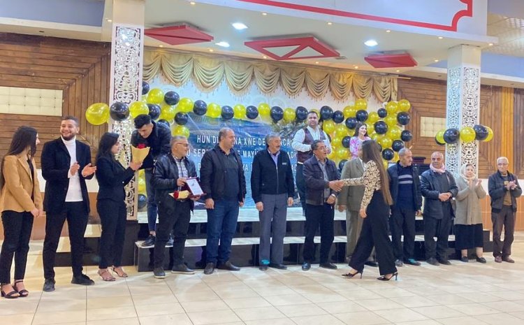 Kombenda Efrînê derçûyên zanîngehê xelat kirin