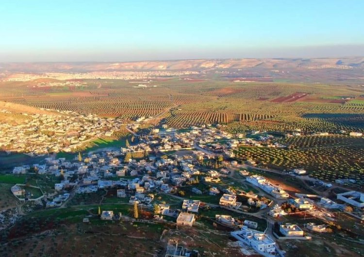 Komên çekdar li jin û mêrekî temendar dixin