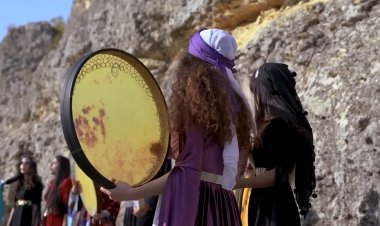 Navenda Muzîka Kurdî albumeke stranên floklorî weşand