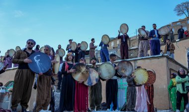 Festîvala olî ya `hezar defî` li Rojhilatê Kurdistanê birêveçû