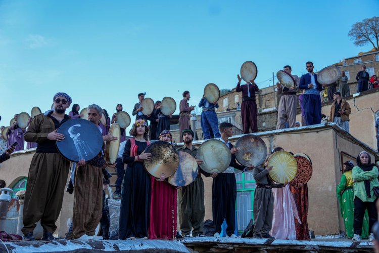 Festîvala olî ya `hezar defî` li Rojhilatê Kurdistanê birêveçû