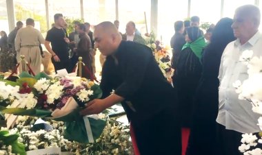 Şandeke Kurdên Rojavayê Kurdistanê Serdana Mezarê Mam Celal Kirin