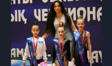 Li Qazaxistanê Keça Kurda Madalyaya Zêr Bi Dest Xist