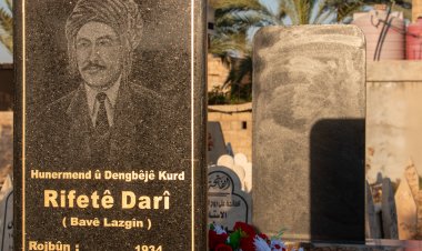 Bîranîna 34 saliya koçkirina dengbêjê Kurd Rifet Darî