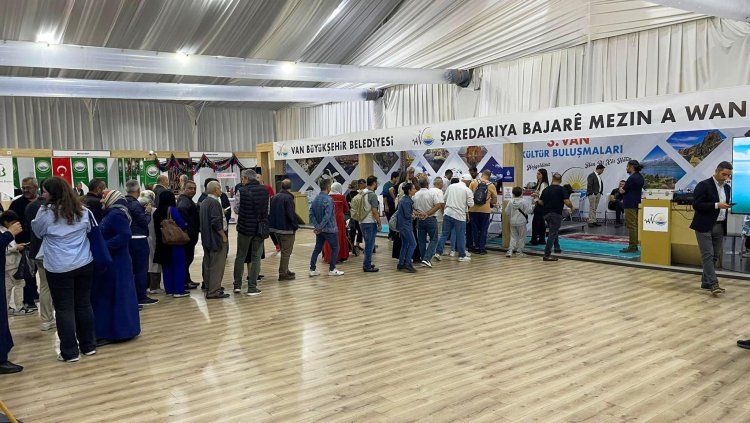 Hevdîtinên Çandî yên Wanê li Stenbolê birêveçû