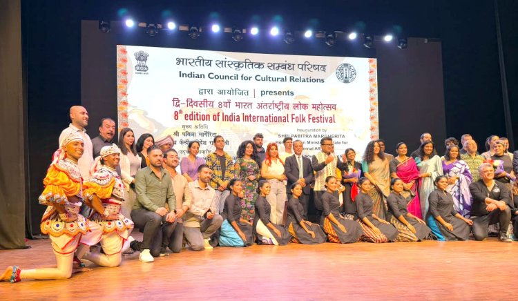 Koma Hunerên Neteweyî ya Silêmaniyê li Hindistanê beşdarî festîvaleke dibe