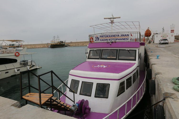 Pirtûkxaneya Jinan a gerok li ser Gola Wanê