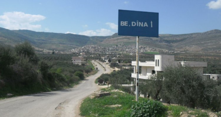 Wateya navê gundê "Be'dîna" çi ye? 