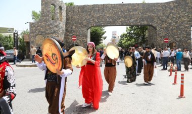 Bi wêne.. Festîvala Kulturî ya gelan li Silêmaniyê birêve diçe