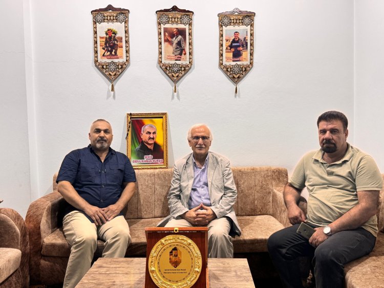 Hozan Efrînî kongireya Yekîtî û posta Şêx Alî pîroz kir