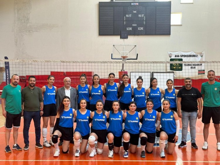 Tîma voleybolê ya jinan a şaredariyê derket lîga yekemîn