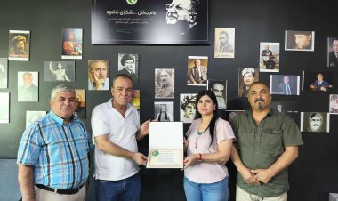 Encumena Penaberan rêzgirtin li berpirsê stûna medyaya nû kir