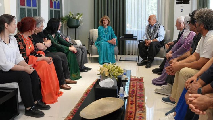 Şanaz Xan: Huner û muzîk rêyên guncawin ji bo danasîna têkoşîna Kurd