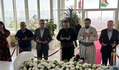 Dr. Bîlal Qeraan dostê gelê Kurd Serdana mezarê Mam Celal
