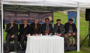 Amed.. Bi dengê dengbêjan Şahiyên Serhivdeyê destpê kirin