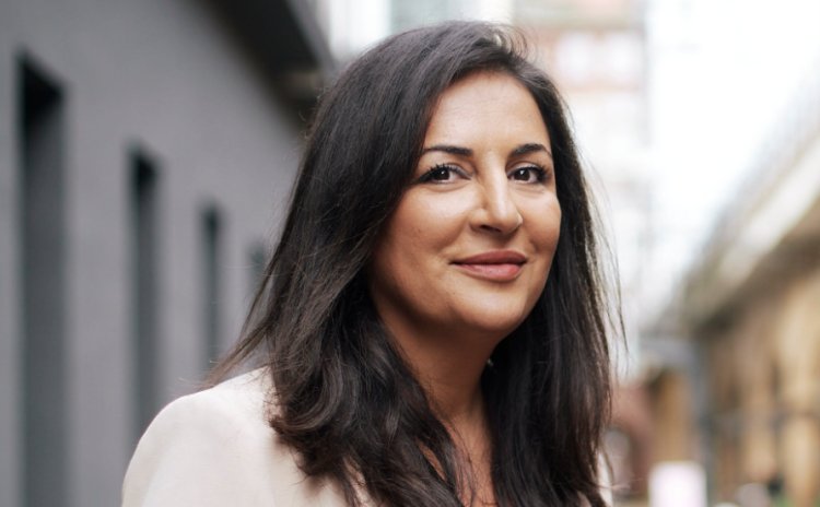 Dozîn Dîkal, dengek karîger ji bo gihandina peyama neteweyî ya Kurd