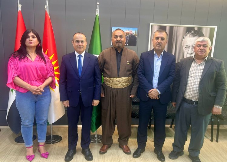 Stafa Xelatê pîrozbahiya roja rojnamegeriya Kurdî kir
